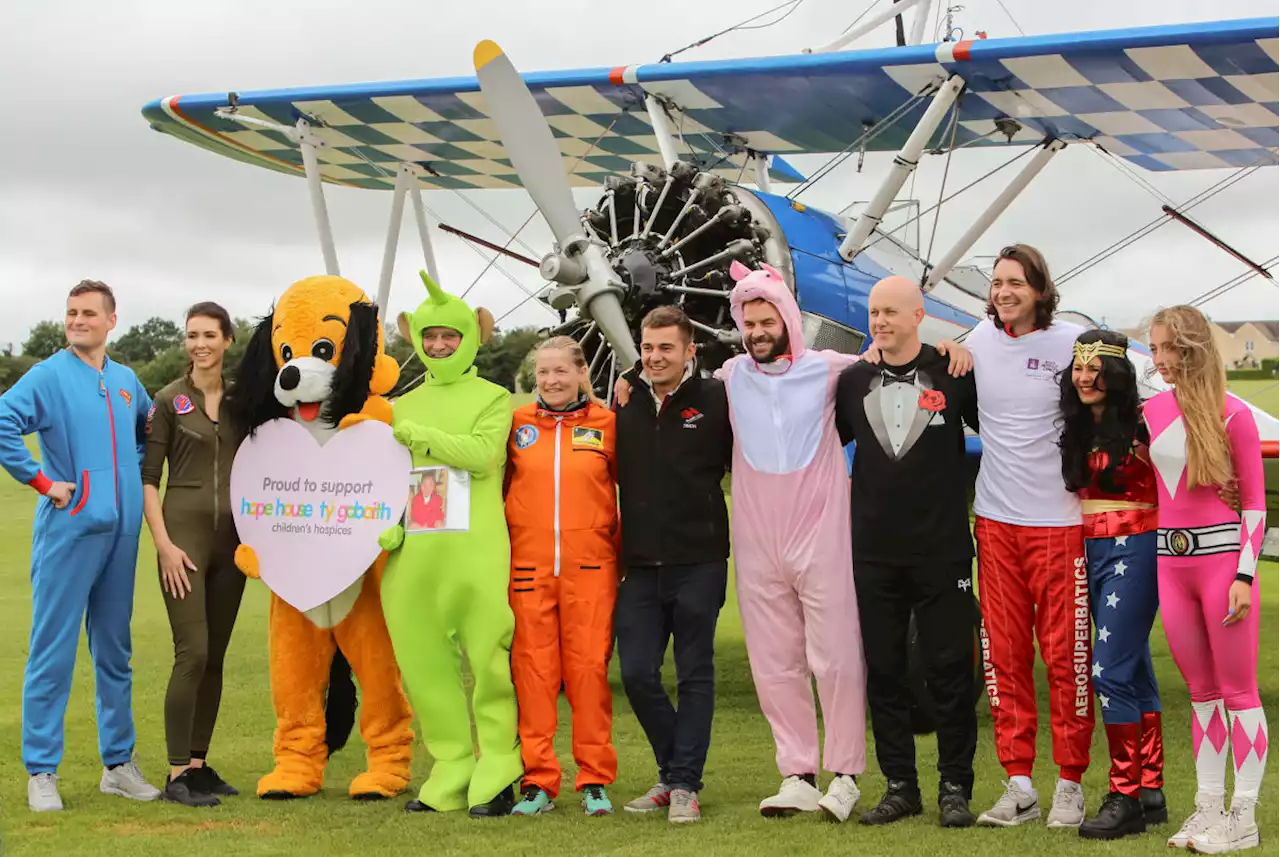 Wing walkers joined by Harry Potter star as they raise £16,000 for Hope House