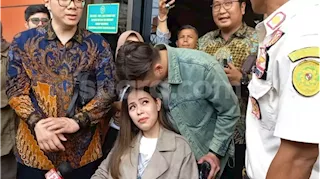 Bikin Rakyat Jelata Menangis, Nagita Slavina Letakkan Tas Hampir