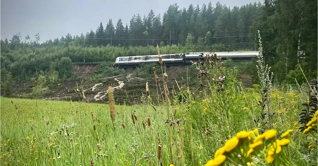 Tåg spårade ur utanför Hudiksvall – banvallen rasade av regnet