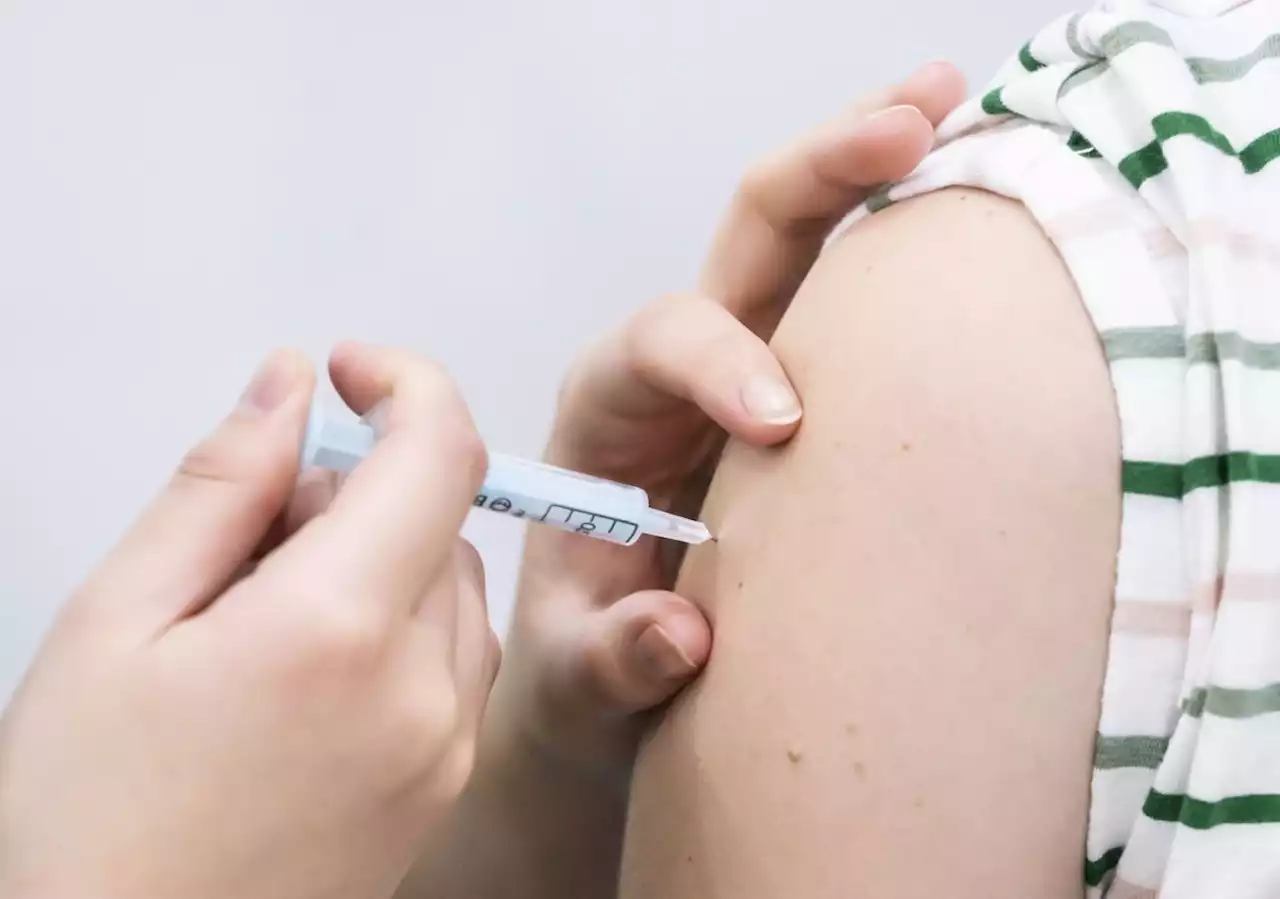 Covid vaccines may go on sale in the UK privately for the first time in 2024