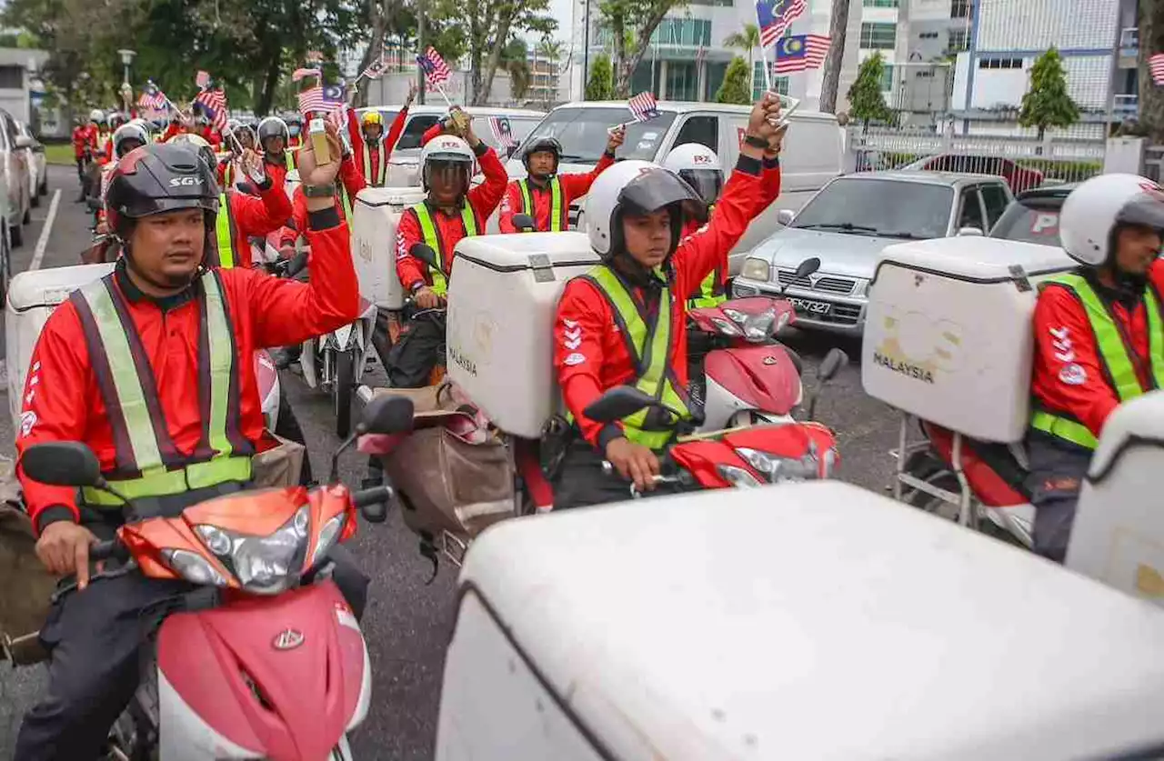 50 posmen jadi ‘duta kecil’ kibar Jalur Gemilang