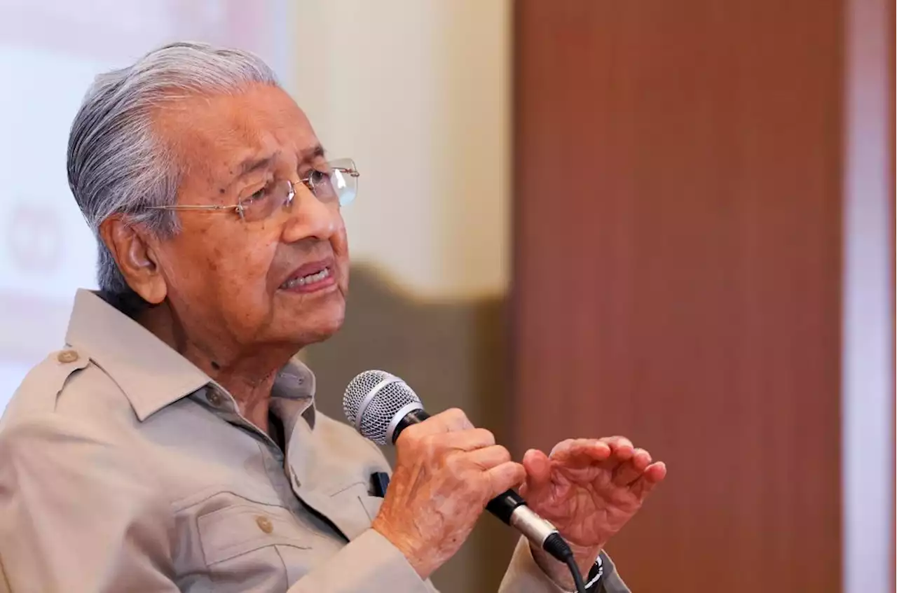 Zahid tidak layak langsung kekal Presiden UMNO -Tun M