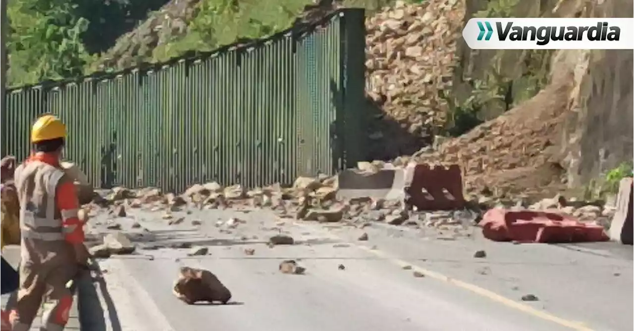 En imágenes: Así se ven los derrumbes en la vía al Llano luego de los fuertes sismos de este jueves