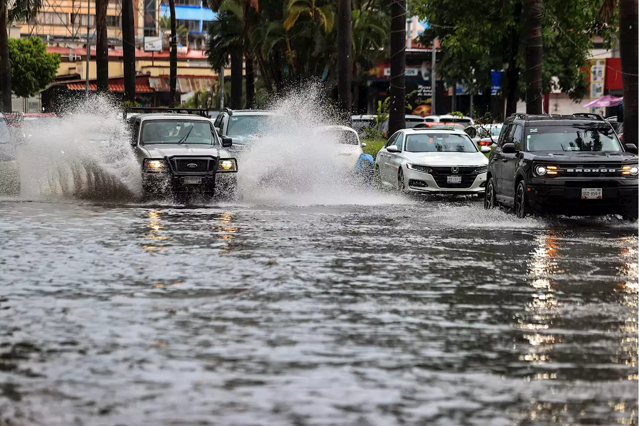 Avanza el huracán Hilary sobre la península de Baja California, en México, con categoría 4