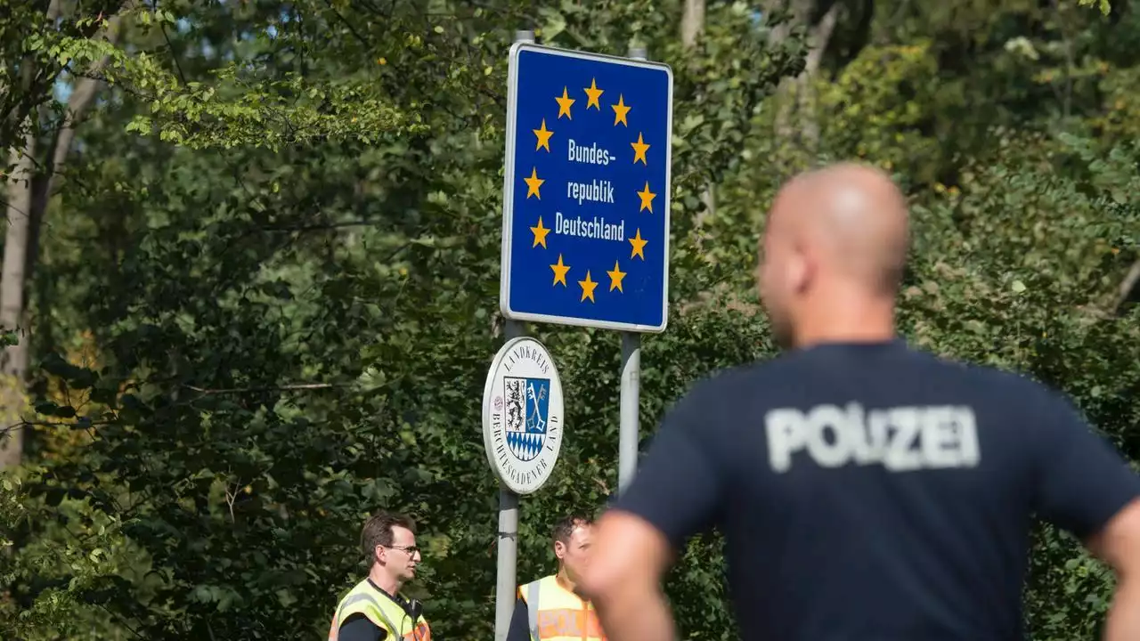 Olaf Scholz: Grenzkontrollen zu Österreich 'unverzichtbar'