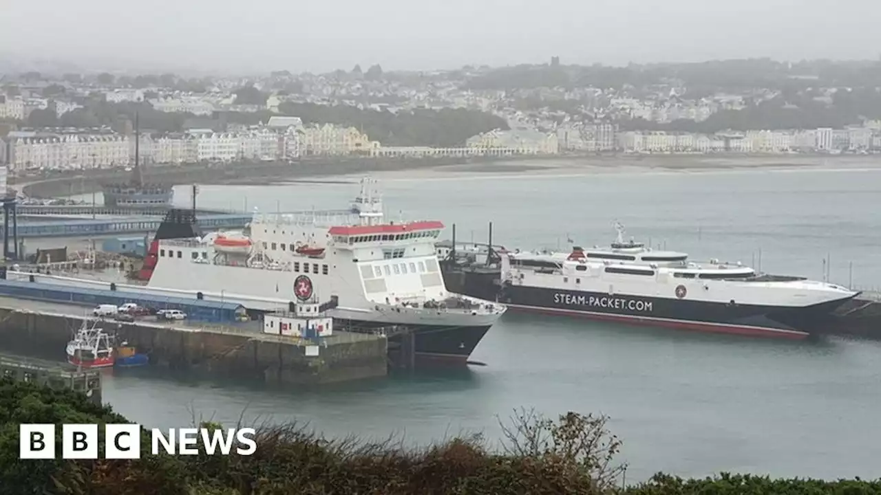 Gales lead to Isle of Man ferry and flight disruption