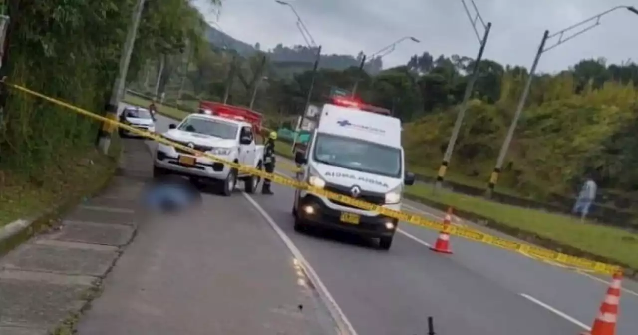 Un motociclista murió tras chocar contra un poste en las vías de Antioquia este puente festivo