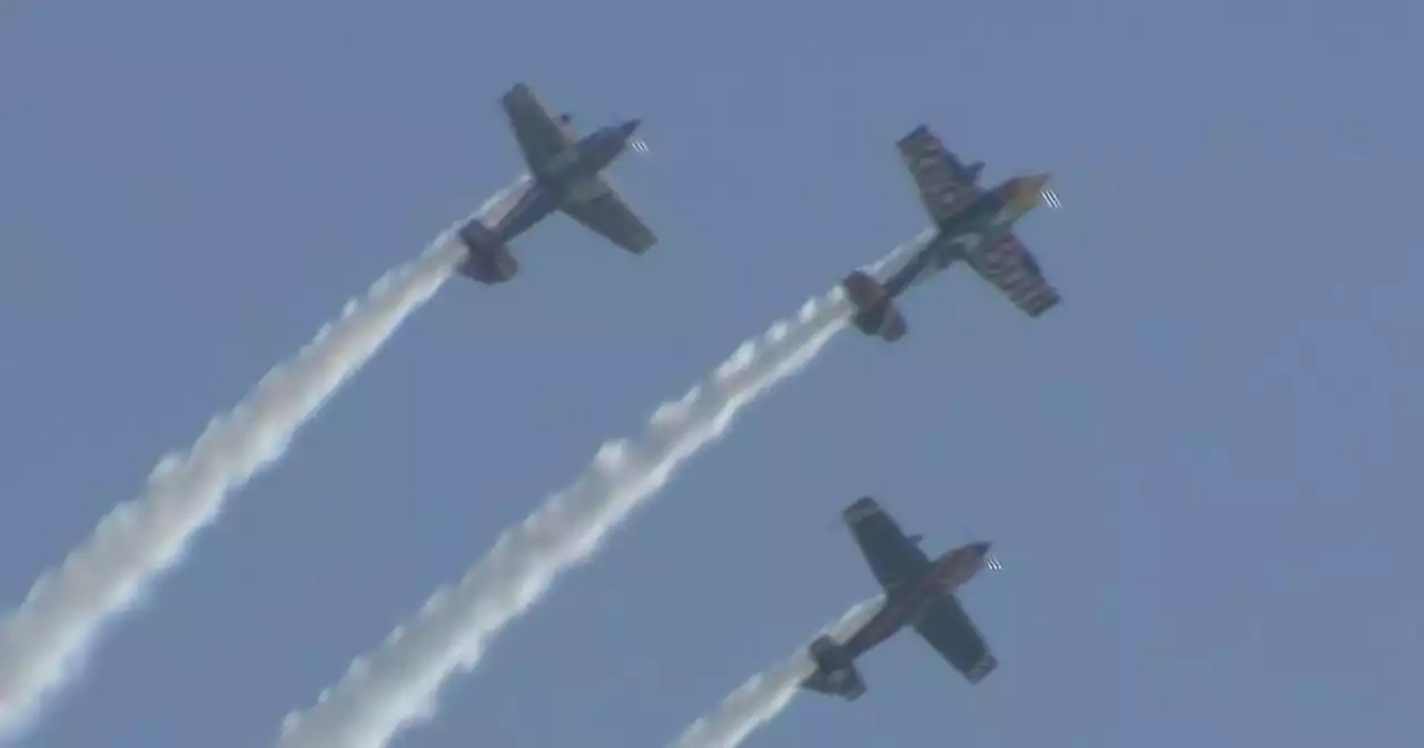 Chicago Air and Water Show rehearsals thrill spectators along North Avenue Beach