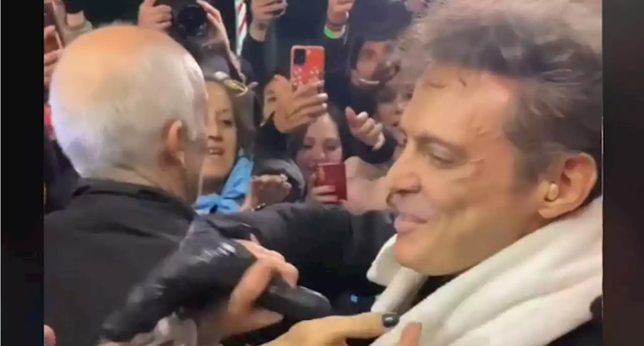 VIDEO Luis Miguel agradece a fans argentinas, las toma de la mano y las hace llorar