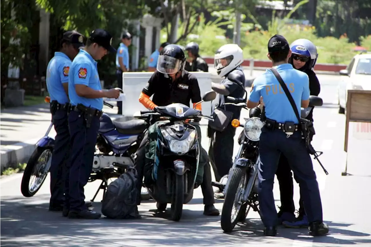 2 dead, 3 wounded in shooting in Manila