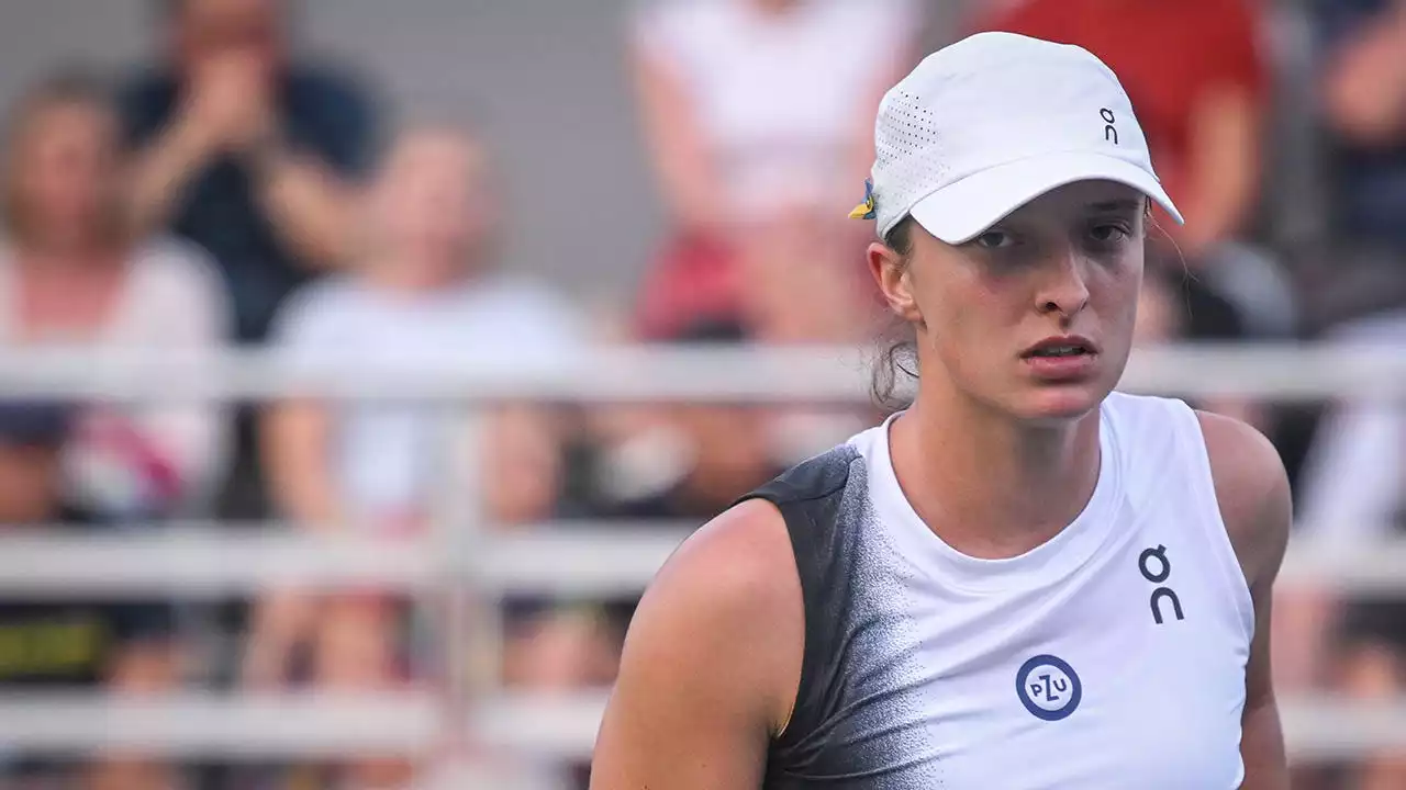 Top-ranked tennis pro Iga Swiatek calls out excessive 'hate and criticism' online: 'Be more thoughtful'