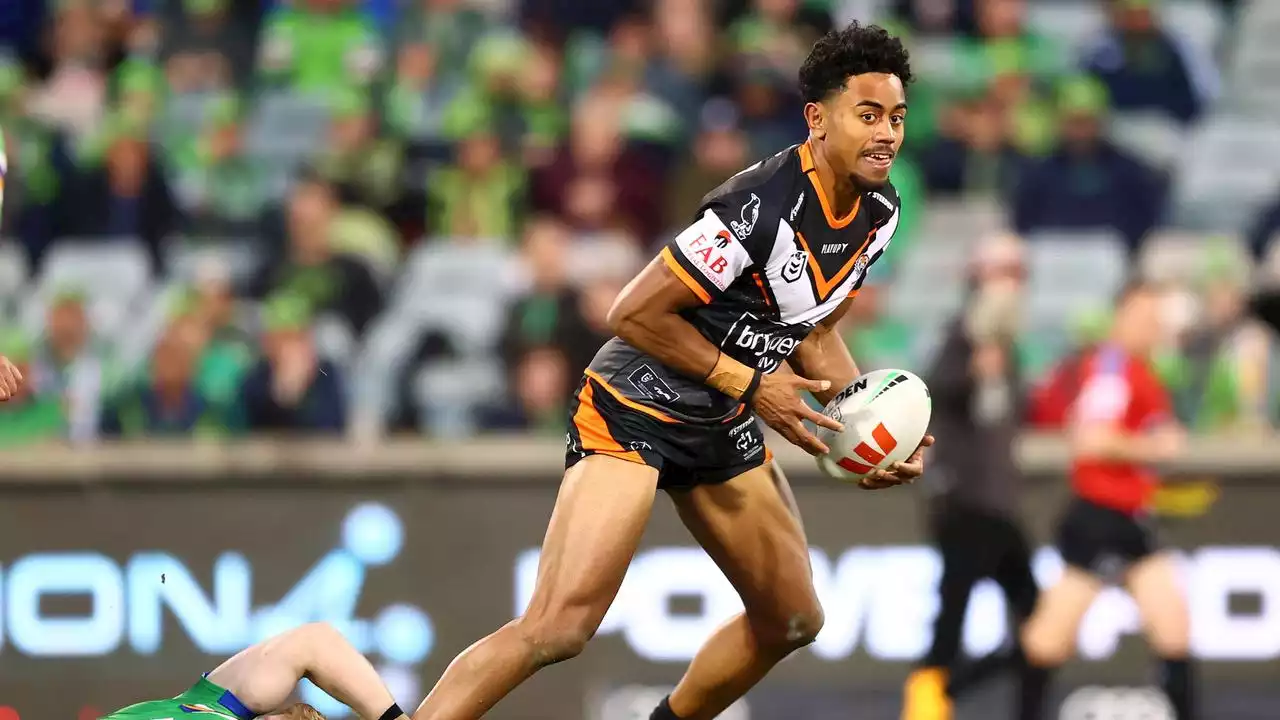 LIVE NRL: Dolphins charging home with desperate Tigers trying to end 11-game losing streak