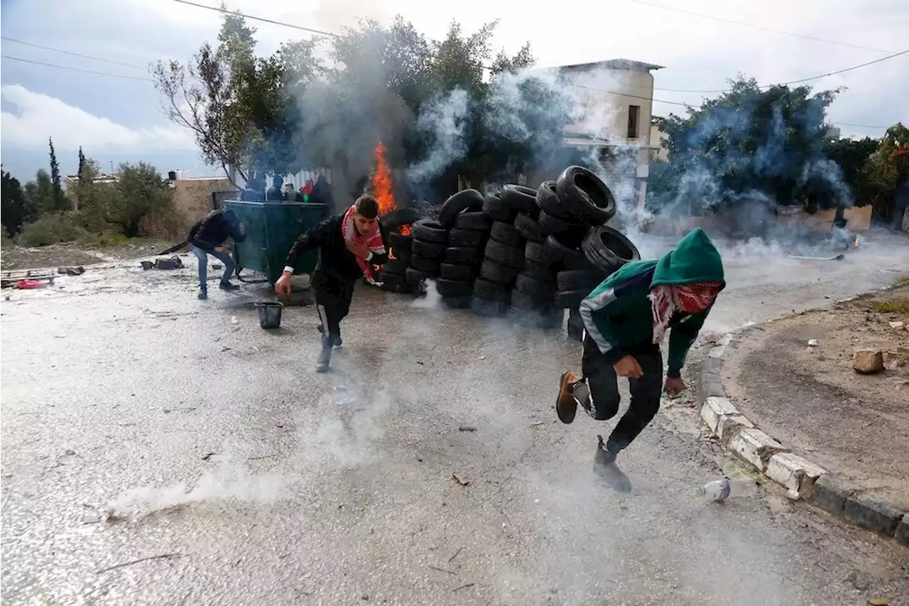 زخمی شدن ده‌ها فلسطینی طی درگیری با صهیونیست‌ها در کرانه باختری