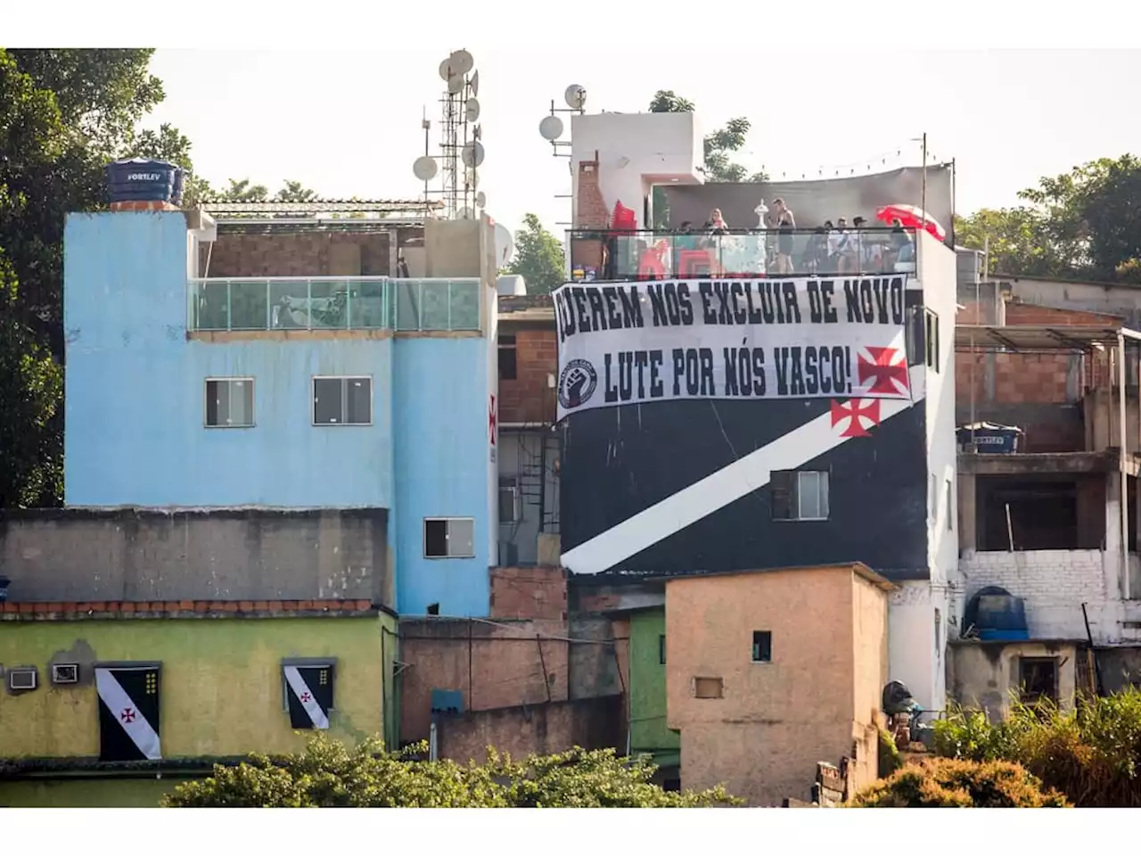 Moradores da Barreira do Vasco sofrem com a interdição de São Januário: 'É uma favela de paz'