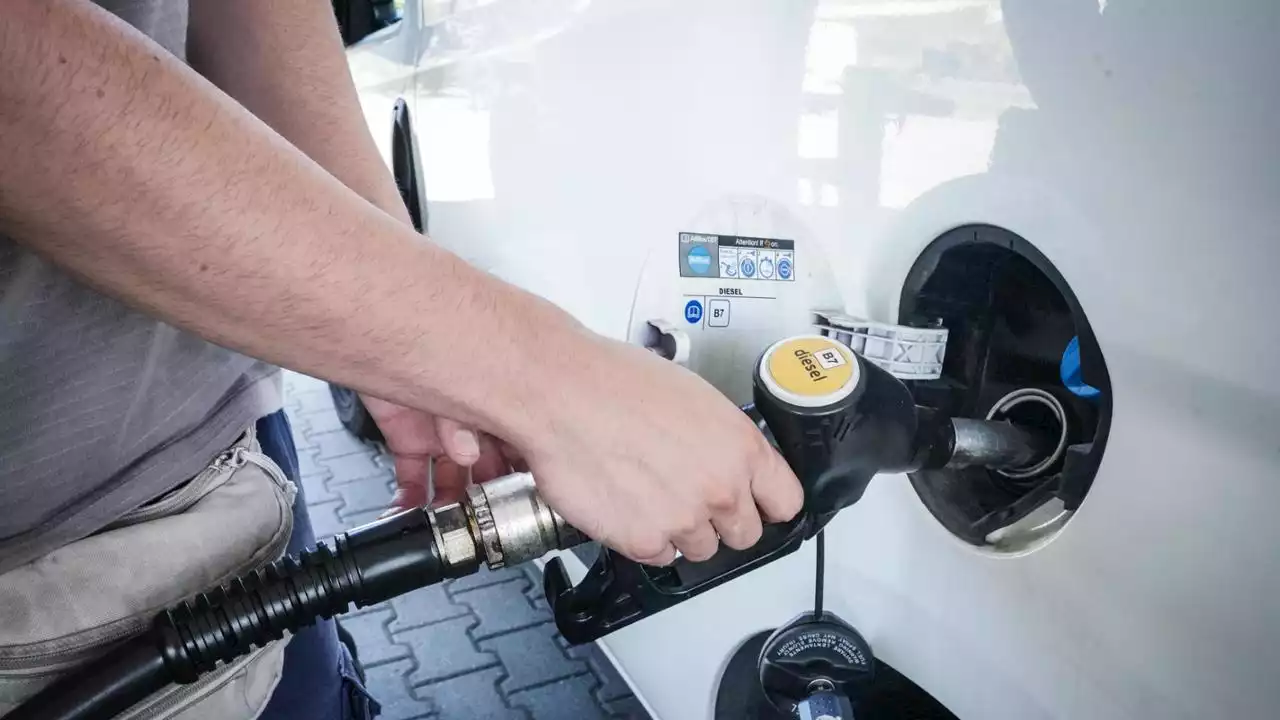 Una stangata da 417 euro a famiglia: ecco quanto valgono gli aumenti dei carburanti