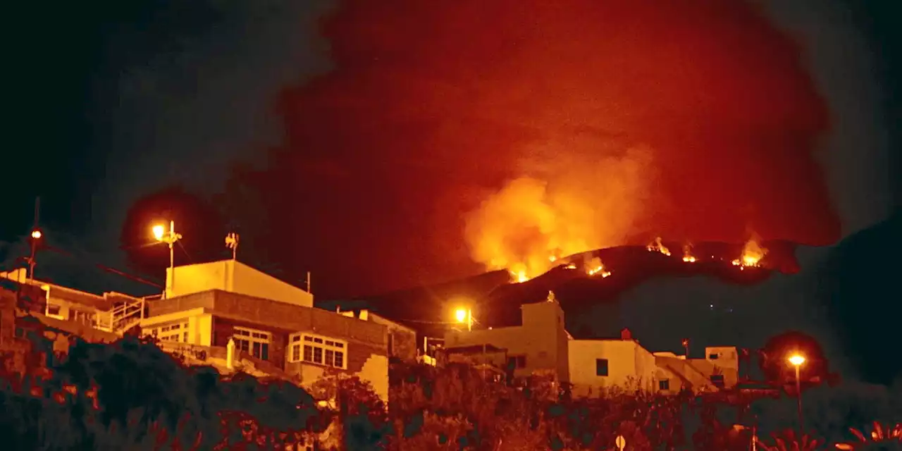 Canaries : 26 évacuations à Tenerife, l'incendie toujours en cours