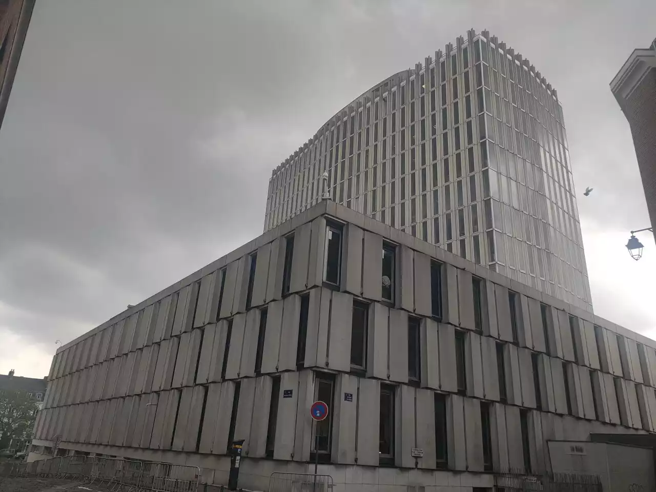 Incendie du commissariat à Lille pendant les émeutes : cinq individus devant la justice