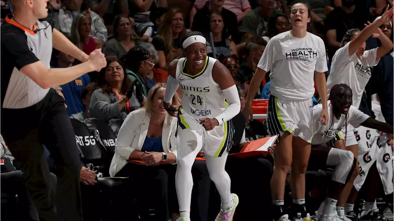 Arike Ogunbowale scores 30 including 7 3-pointers as the Wings beat the Sun 95-75