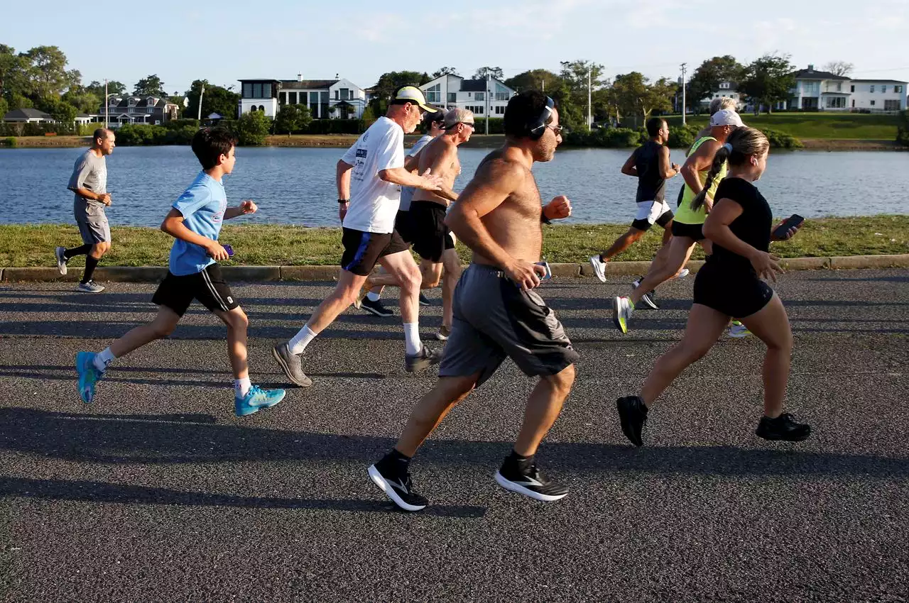 Runners have been racing around lake for nearly 60 years in beloved Jersey Shore tradition