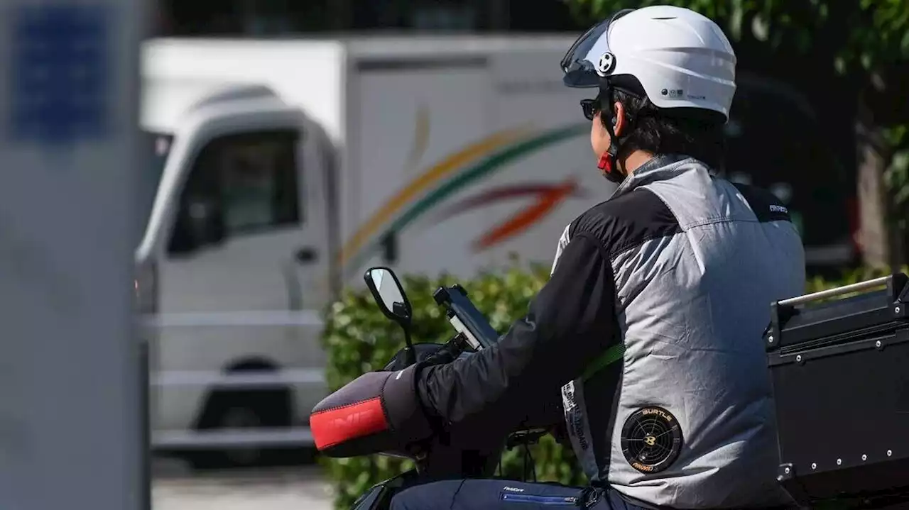 Face aux vagues de chaleur, le Japon se met aux vêtements ventilés