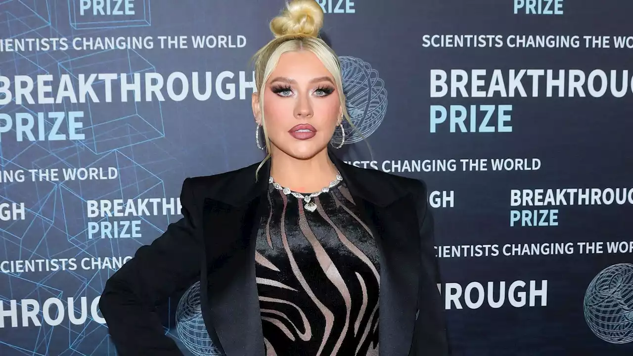 Christina Aguilera cruist im Rollstuhl durchs Disneyland!