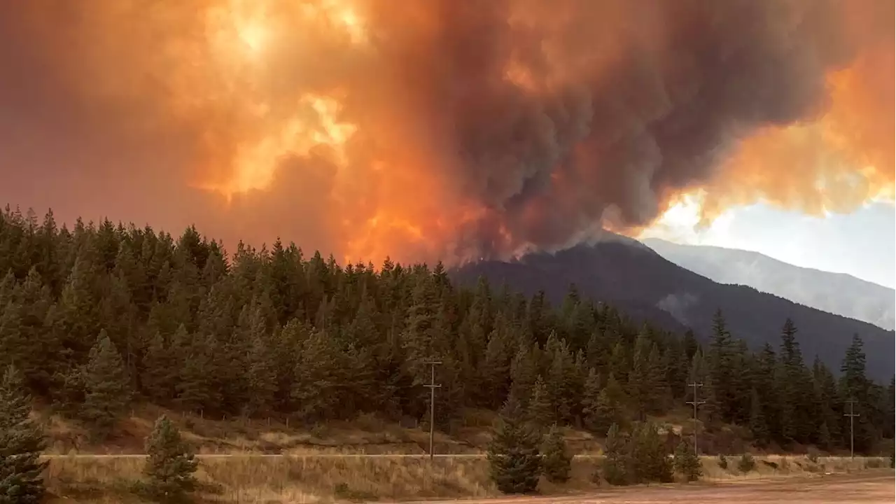 El oeste de Canadá declara el estado de emergencia ante el crecimiento de los incendios