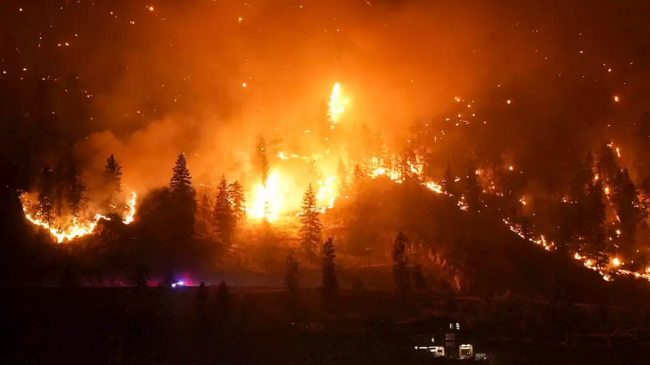 Canada: Thousands evacuate as raging wildfires threaten homes in British Columbia and Northwest Territories