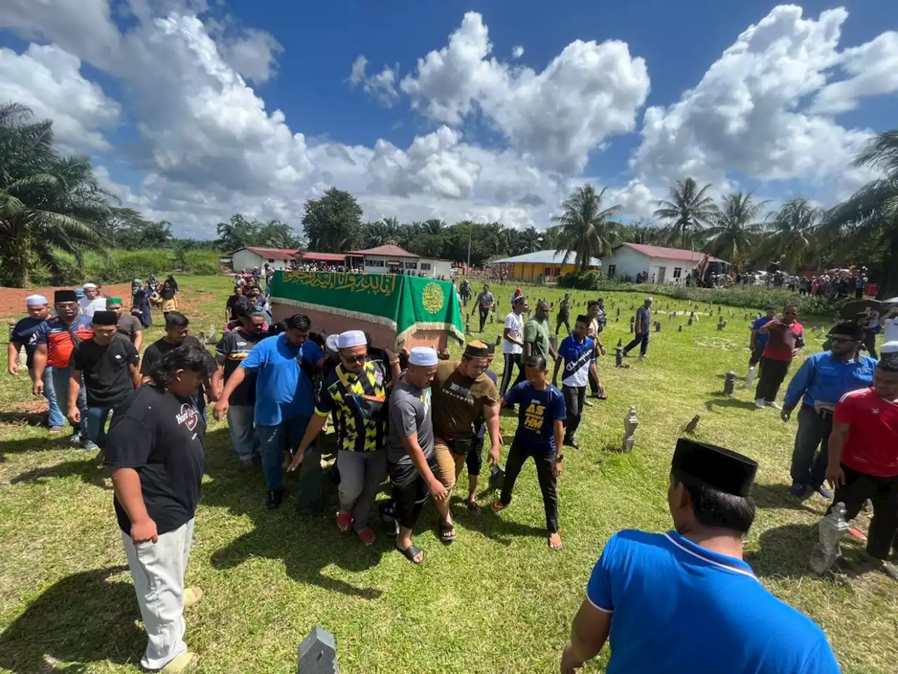 Elmina crash: P-hailing rider's remains buried after funeral prayers in Sungai Petani