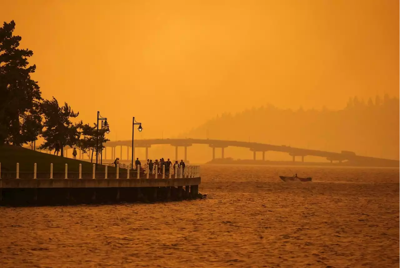 Thousands flee capital of Canada's Northwest Territories as wildfires spread across region