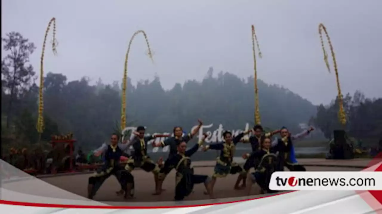 Festival Tengger: Sensasi Menari Dengan Latar Danau Ranu Pani Di Kaki Gunung Semeru