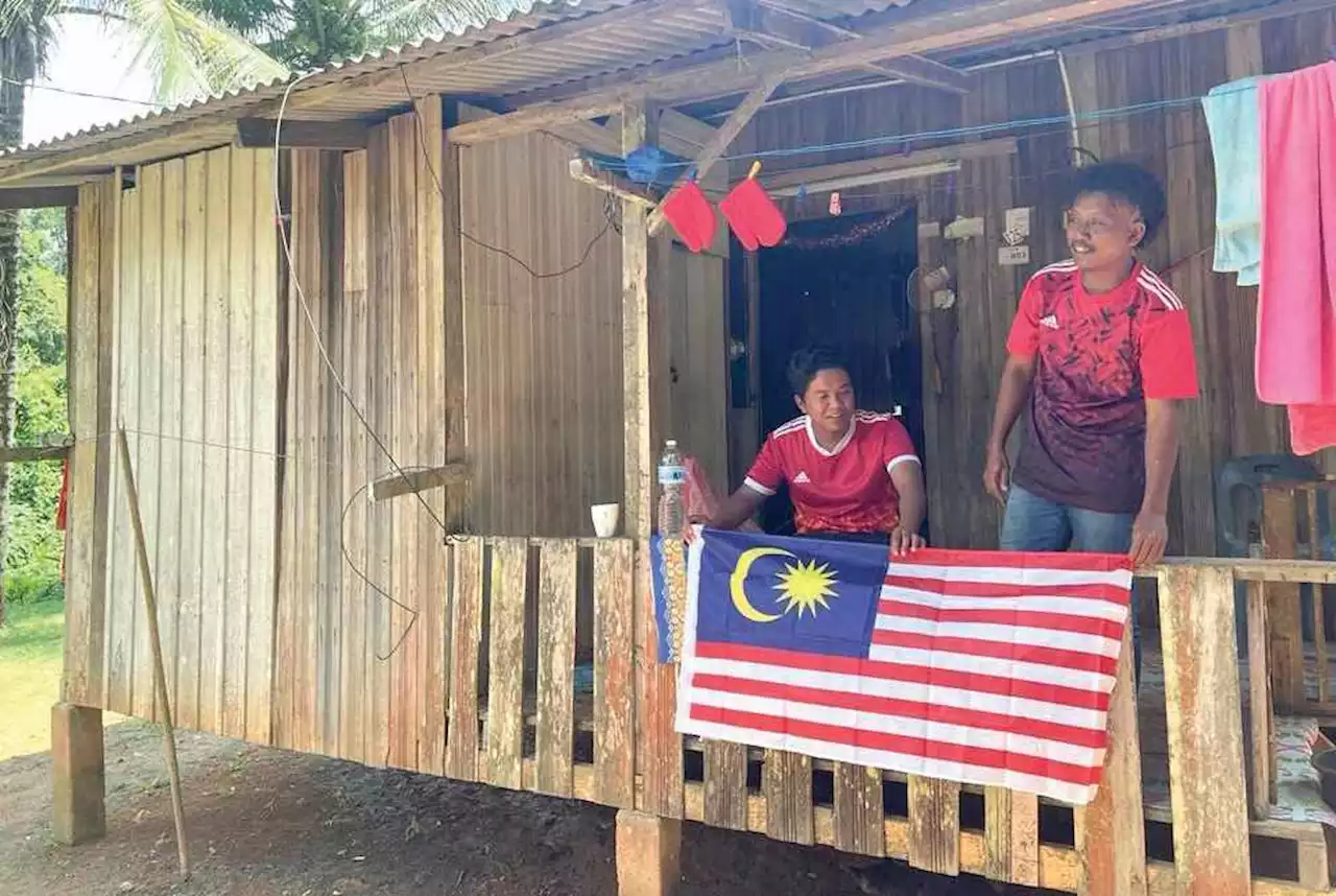 Orang Asli sanggup menabung duit beli Jalur Gemilang