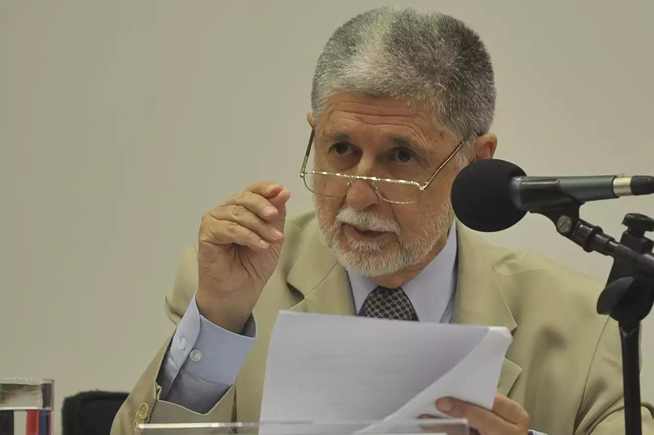 Celso Amorim visita Cuba e defende 'grande amizade' entre Brasil e ilha