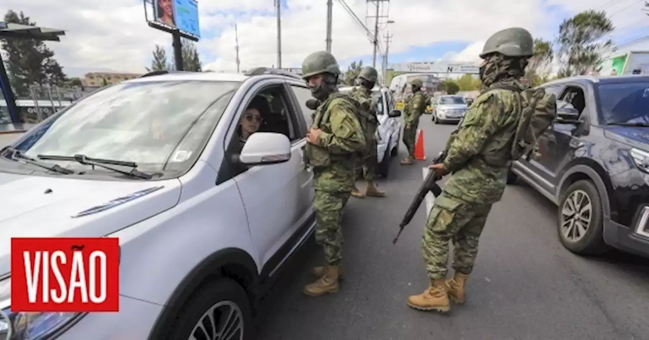 | Polícia do Equador apreende 268 quilos de cocaína em navio no alto mar