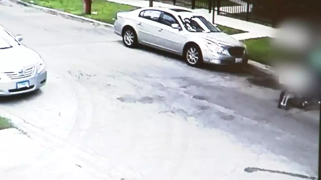 Logan Square robbery: Video shows 1 of 2 brazen armed robberies of USPS Chicago mail carriers