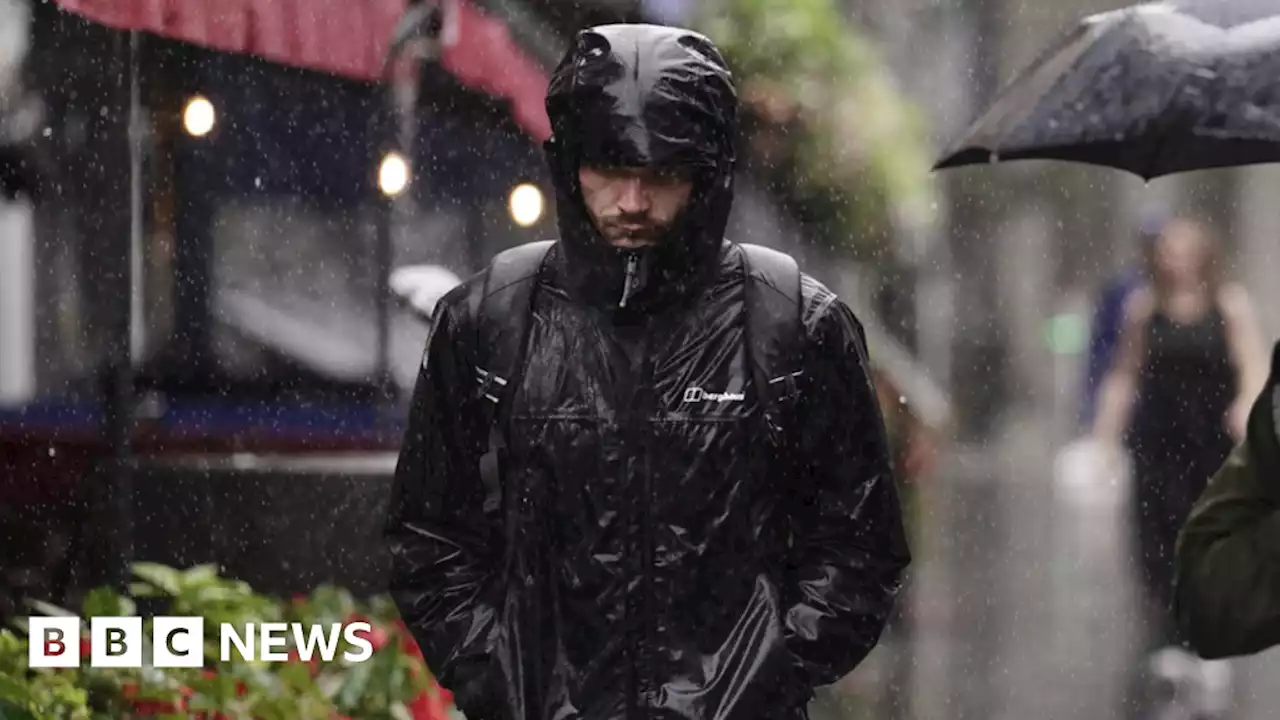 UK weather: Severe weather warnings issued as strong winds and thunderstorms expected