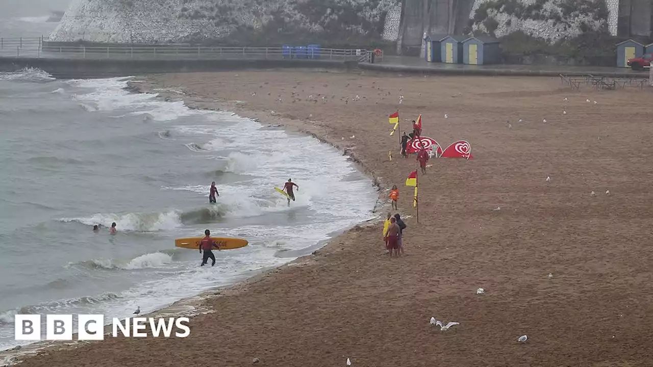 Viking Bay swimmers face second day of pollution warning