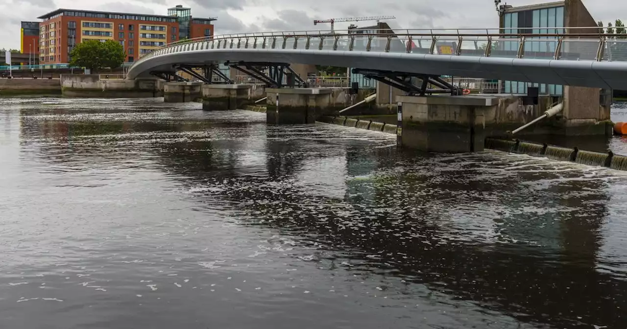 Man enters River Lagan in attempt to 'swim away from police'