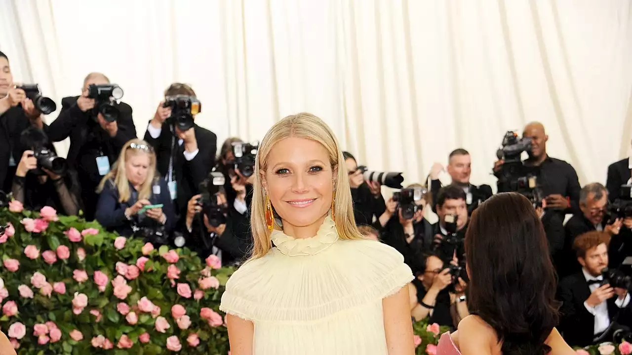 Gwyneth Paltrow Is The Leader Of The Prairie Dress Cult