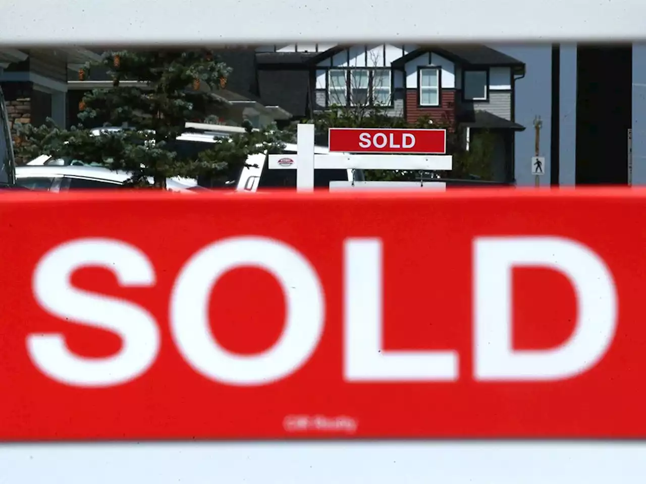 Surging condo sales drive Calgary home sales record for July