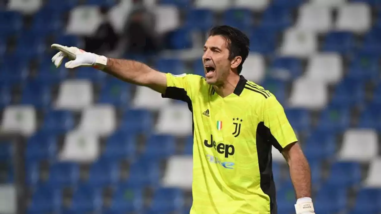 Italian keeper Buffon hangs up gloves after 28 years