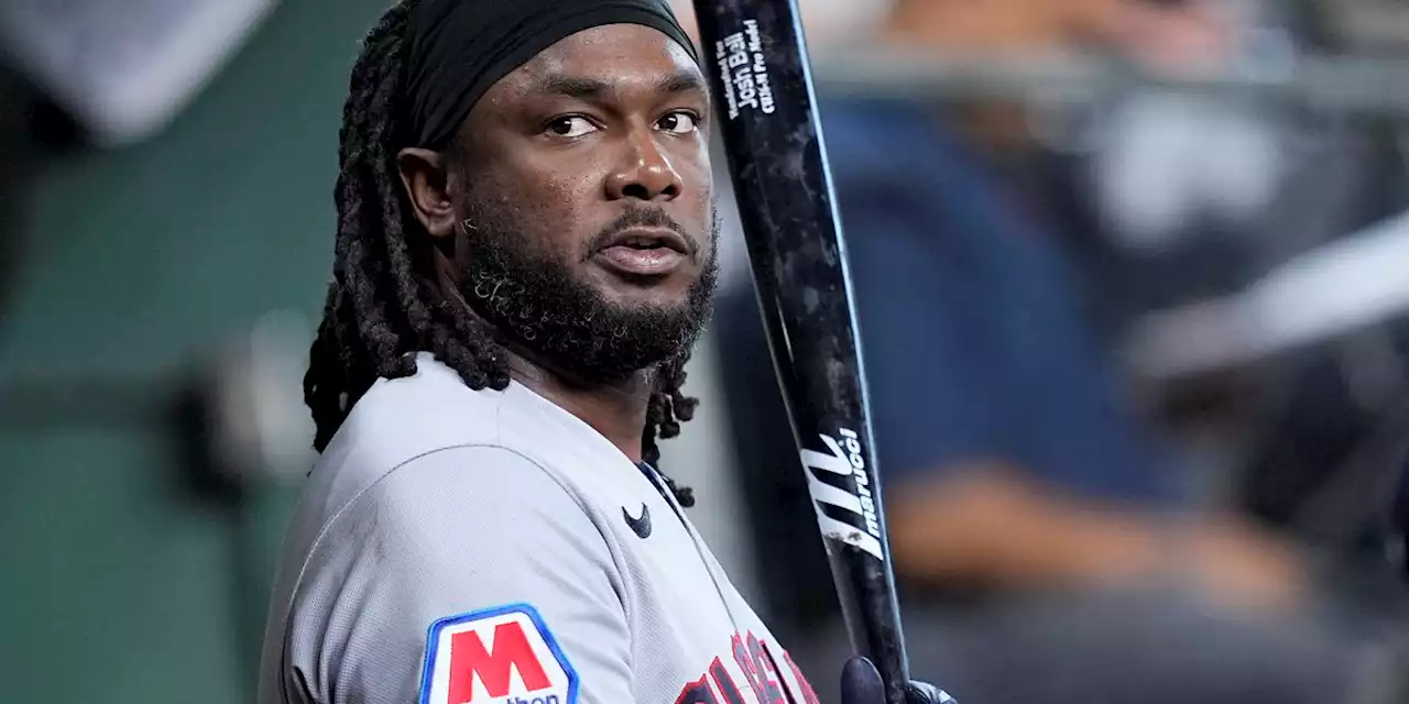 Guardians trade 1B Josh Bell to Miami