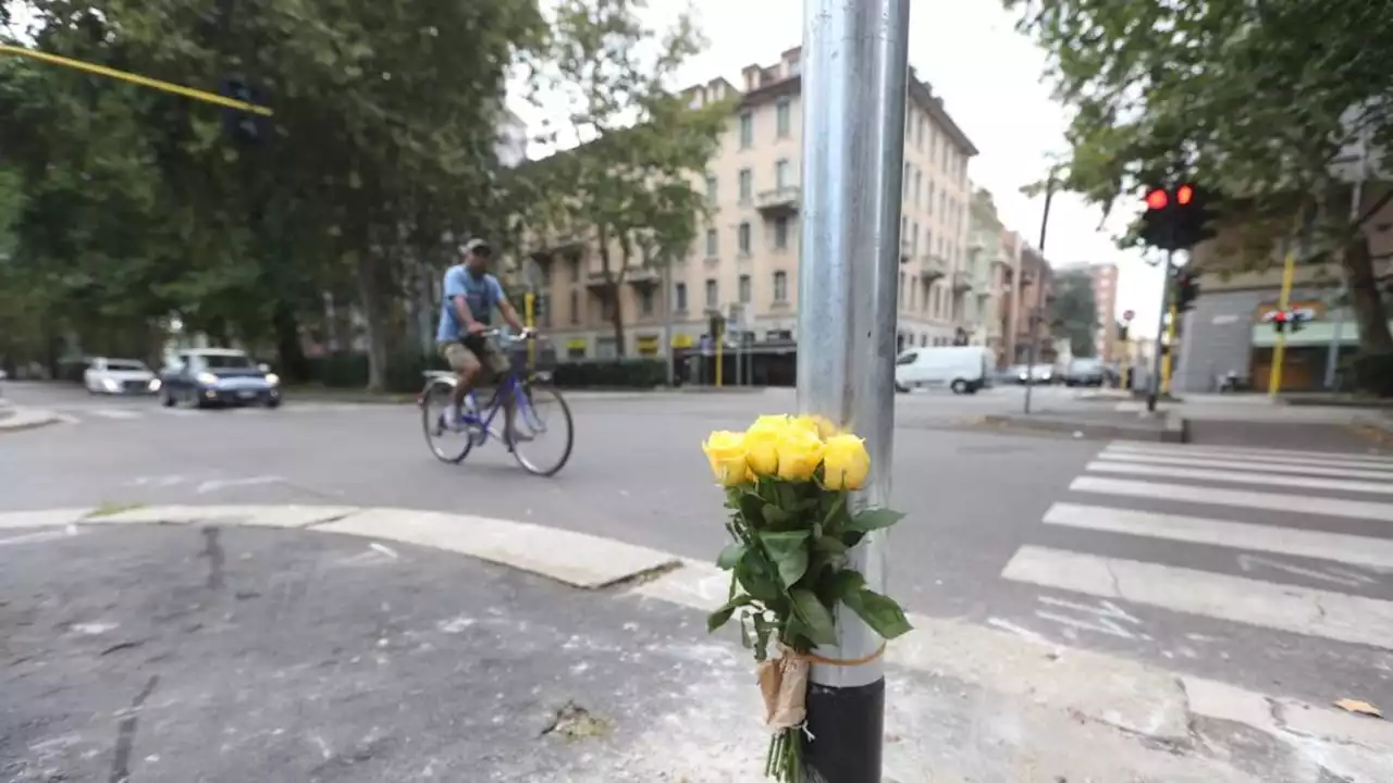 L'incidente in viale Umbria: l'incrocio di tutti i giorni e l'agonia di quel ragazzo crocifisso contro un palo