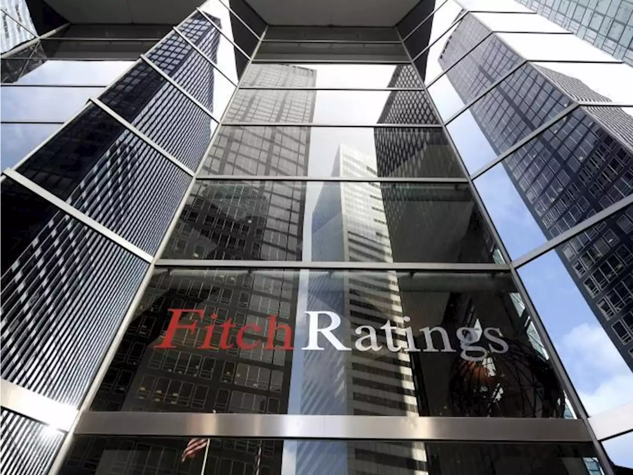 Fitch rebaja nota de la deuda de EU un escalón, de AAA hasta AA+