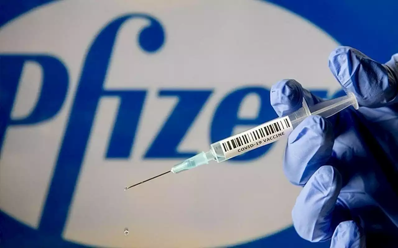 Pfizer considers cost cuts as demand for Covid products falls