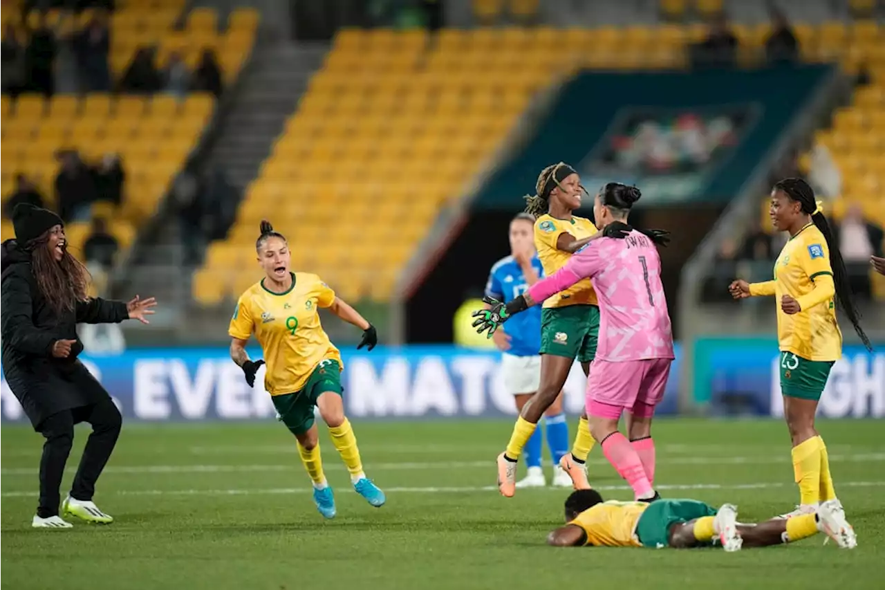 S. Africa book place in WWC knockouts with last-gasp win over Italy