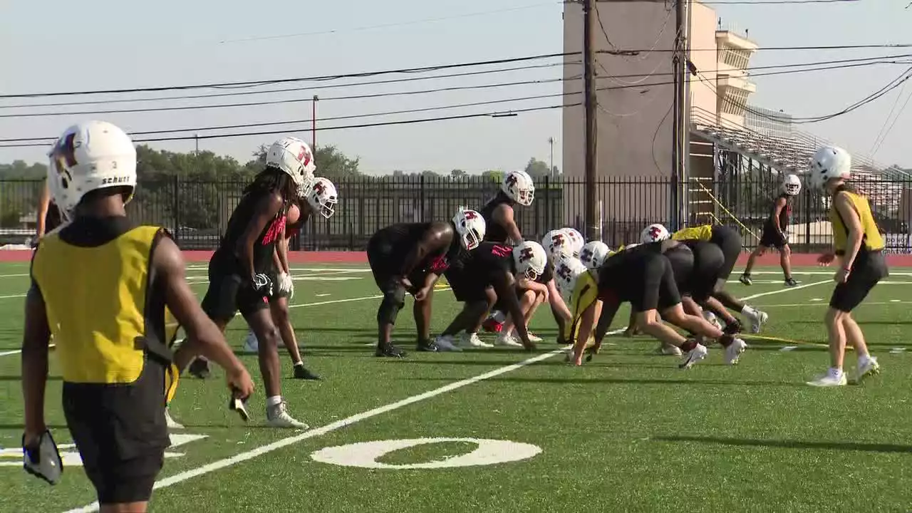 North Texans look to keep cool during record-tying heat Tuesday