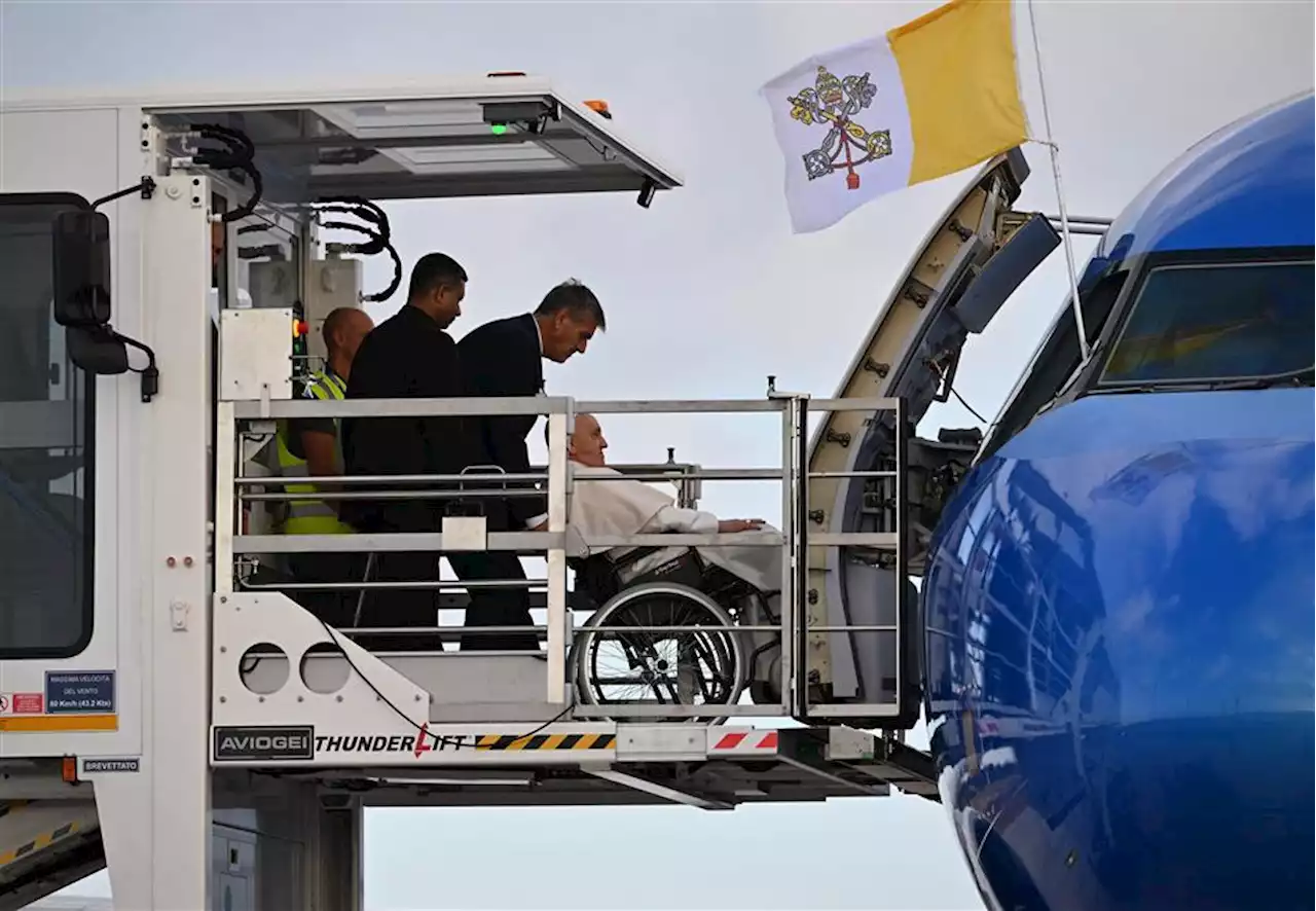 Avião de Papa Francisco está em direção a Lisboa