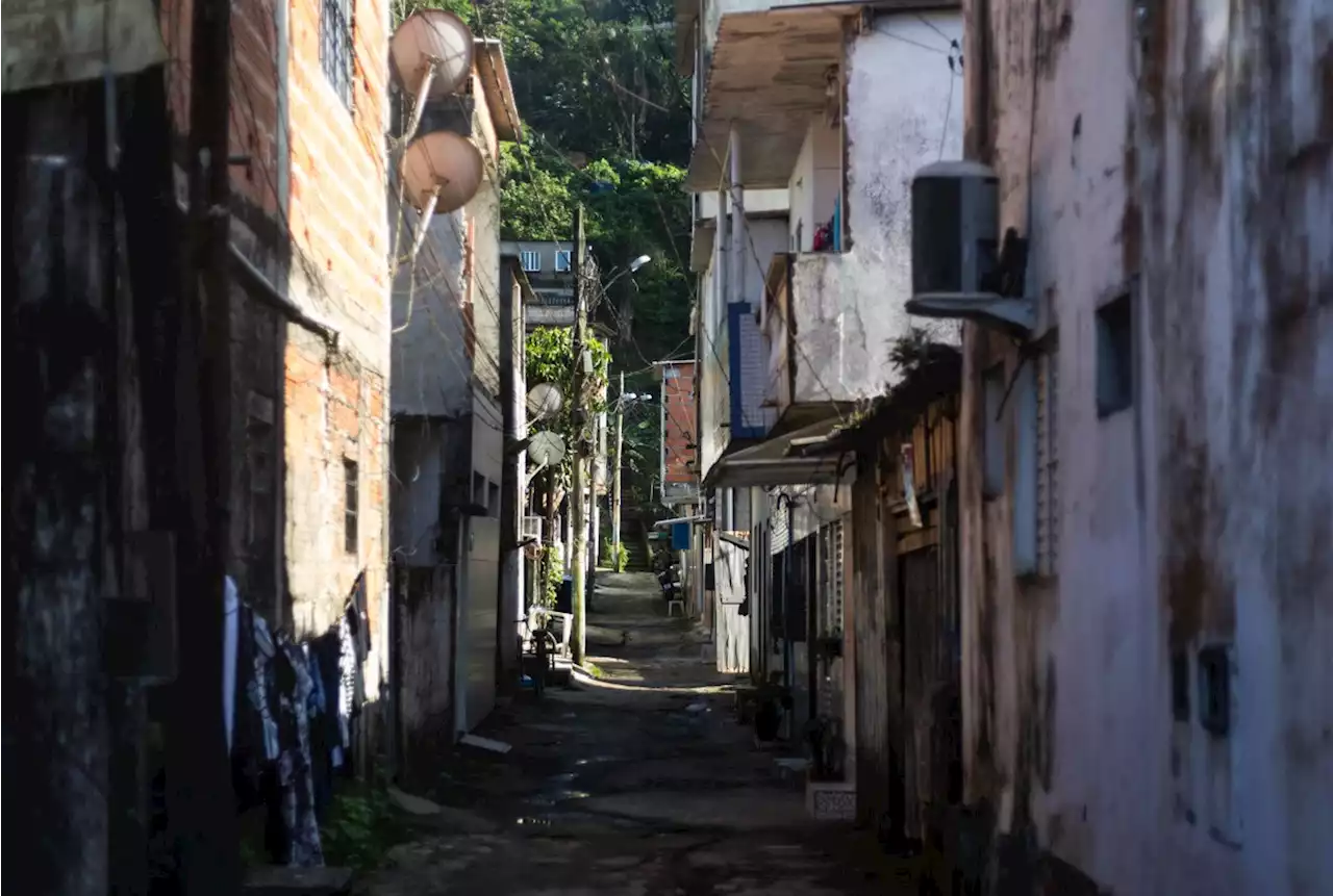 'Eles chegaram quebrando tudo', diz comerciante sobre incursões da Polícia Militar em Santos após morte de soldado da Rota