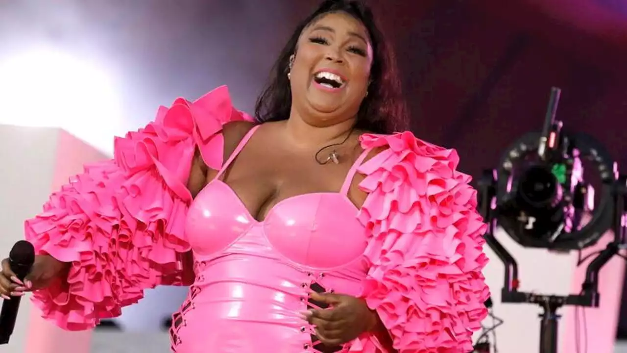 Lizzo denunciata per molestie sessuali da ex ballerine del suo tour