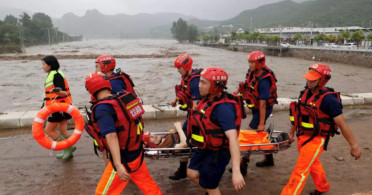 Chine : frappé à son tour par le typhon Doksuri, Pékin submergé